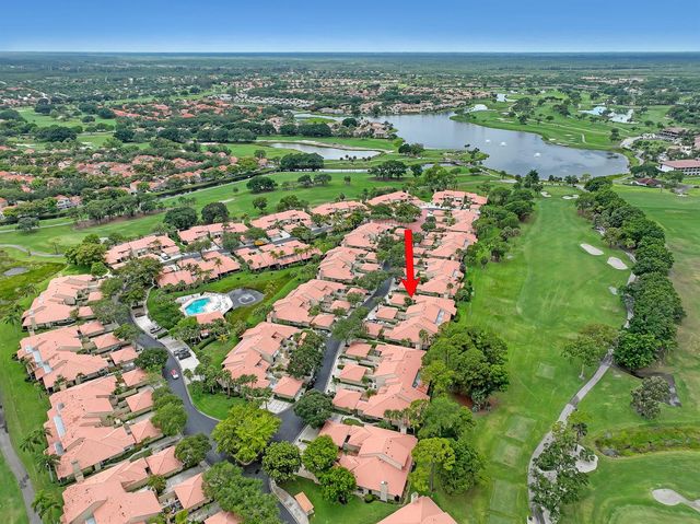 132 Old Meadow Way, Palm Beach Gardens, FL 33418