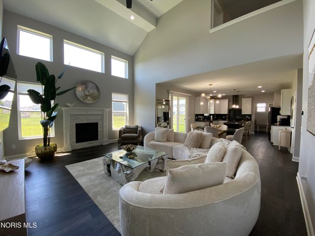 1038 Stoneleigh Road, Perrysburg, OH 43551