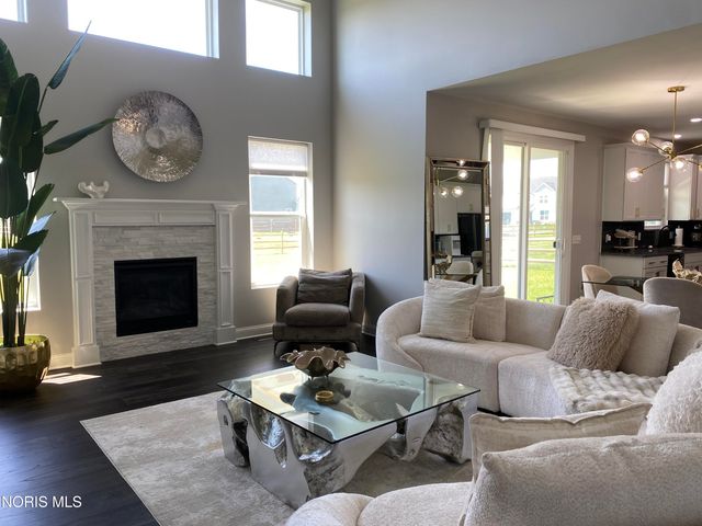 1038 Stoneleigh Road, Perrysburg, OH 43551