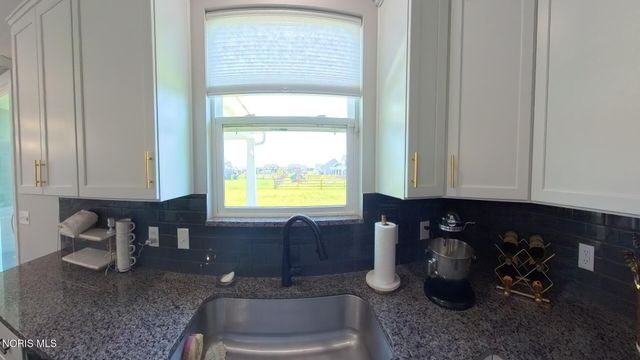 1038 Stoneleigh Road, Perrysburg, OH 43551