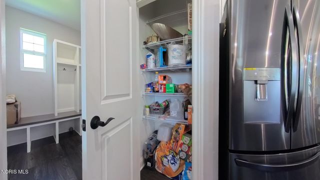 1038 Stoneleigh Road, Perrysburg, OH 43551