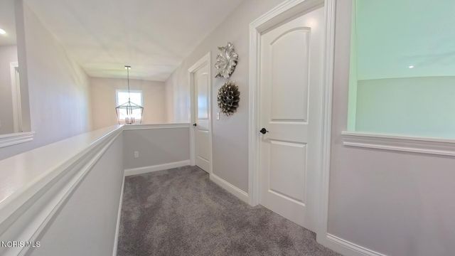 1038 Stoneleigh Road, Perrysburg, OH 43551