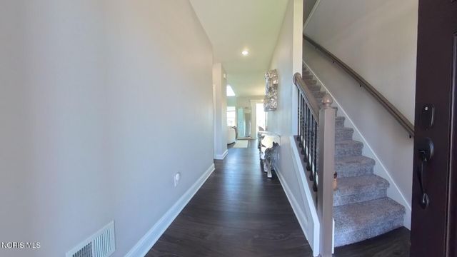 1038 Stoneleigh Road, Perrysburg, OH 43551