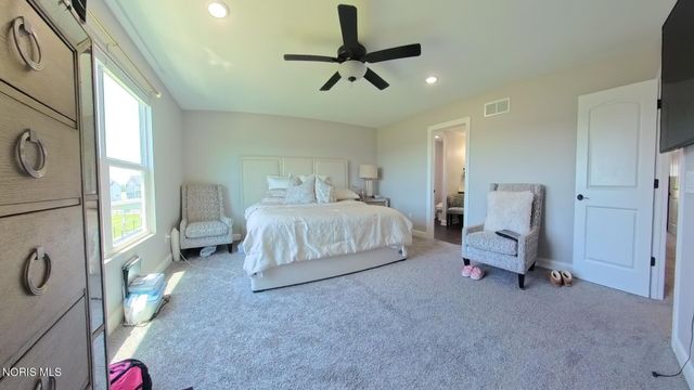 1038 Stoneleigh Road, Perrysburg, OH 43551