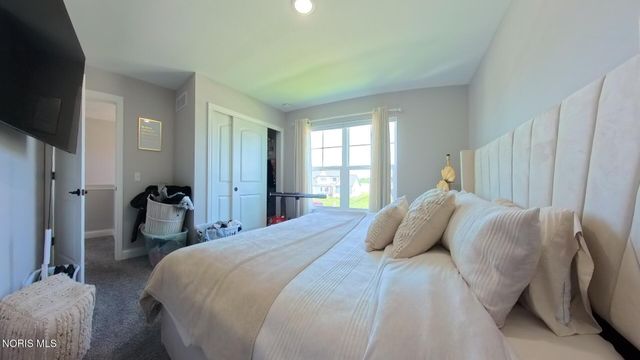 1038 Stoneleigh Road, Perrysburg, OH 43551