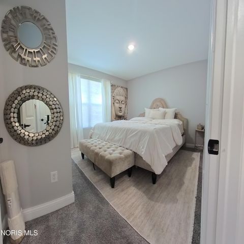 1038 Stoneleigh Road, Perrysburg, OH 43551