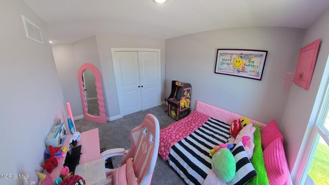 1038 Stoneleigh Road, Perrysburg, OH 43551