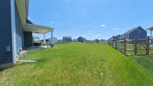1038 Stoneleigh Road, Perrysburg, OH 43551