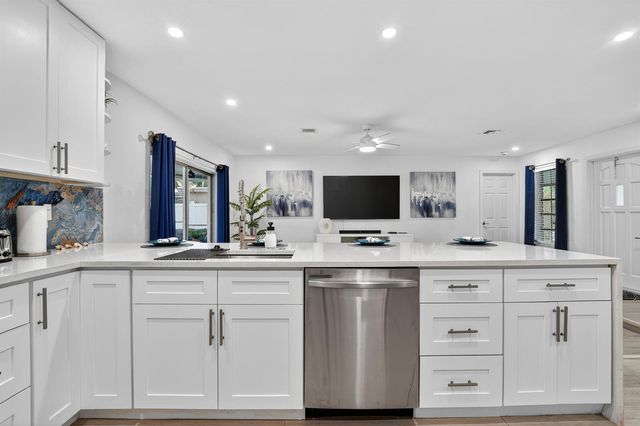 4421 NW 2ND Court, Coconut Creek, FL 33066
