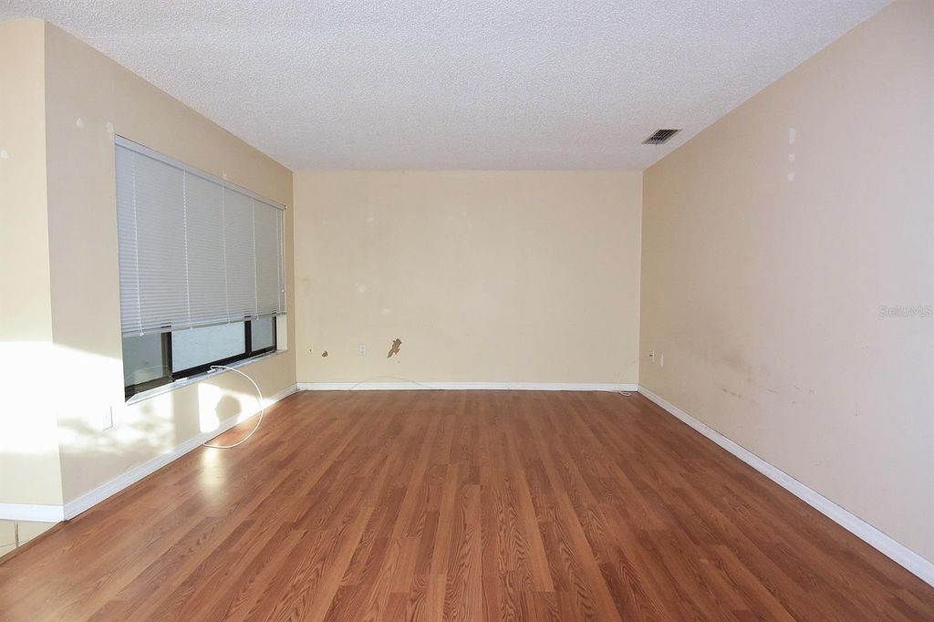 Image 8 of property listing at 5645 HAMILTON HARBOR DRIVE, New Port Richey, FL 34652