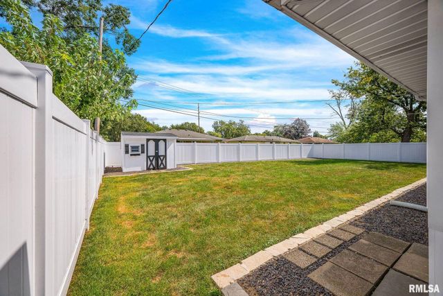 3422 N ROCKWOOD Road, Peoria, IL 61604