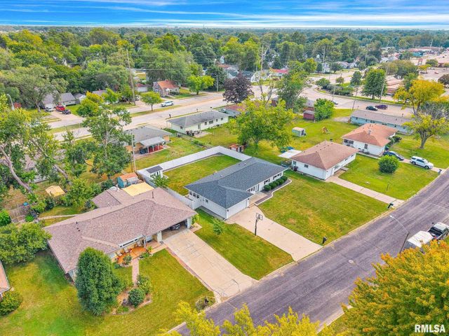 3422 N ROCKWOOD Road, Peoria, IL 61604