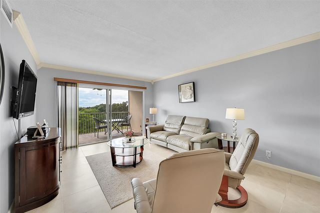 3100 N Palm Aire Dr 606, Pompano Beach, FL 33069