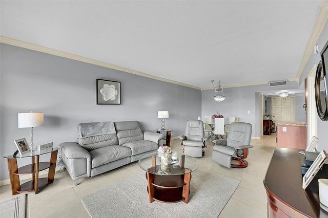 3100 N Palm Aire Dr 606, Pompano Beach, FL 33069