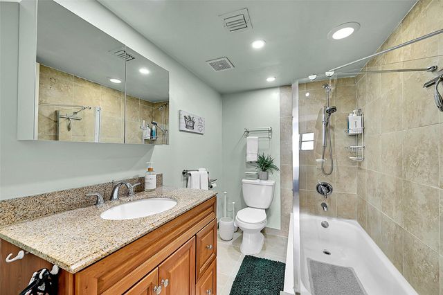 3100 N Palm Aire Dr 606, Pompano Beach, FL 33069