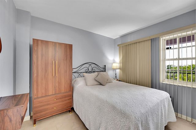 3100 N Palm Aire Dr 606, Pompano Beach, FL 33069