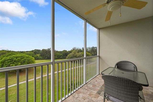 3100 N Palm Aire Dr 606, Pompano Beach, FL 33069