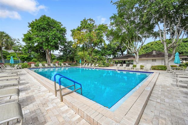 3100 N Palm Aire Dr 606, Pompano Beach, FL 33069