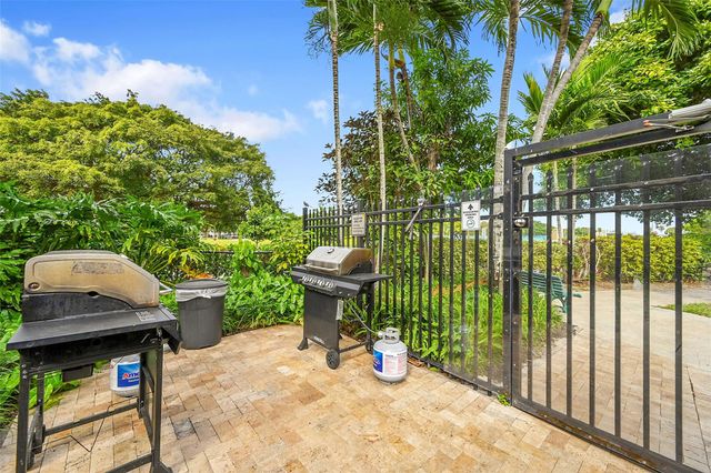 3100 N Palm Aire Dr 606, Pompano Beach, FL 33069