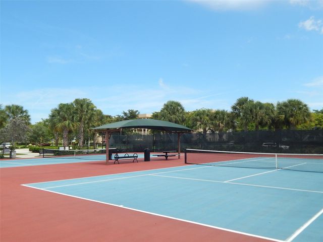 3100 N Palm Aire Dr 606, Pompano Beach, FL 33069