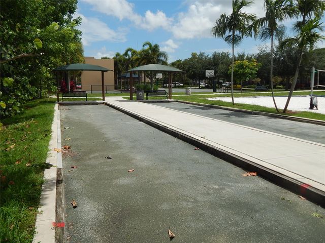 3100 N Palm Aire Dr 606, Pompano Beach, FL 33069