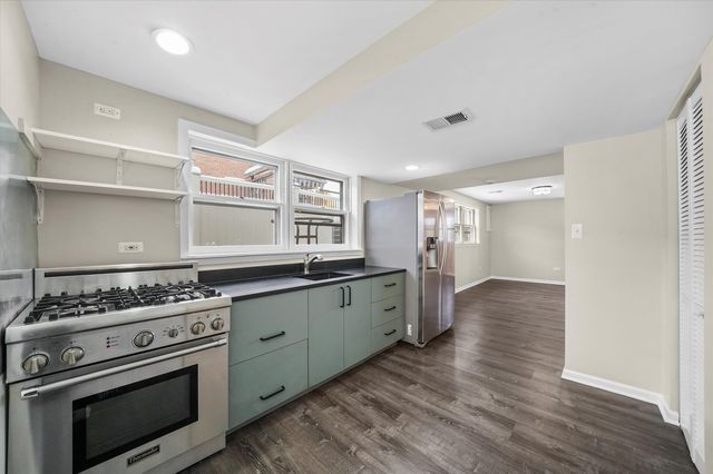 8939 Melvina Avenue, Oak Lawn, IL 60453