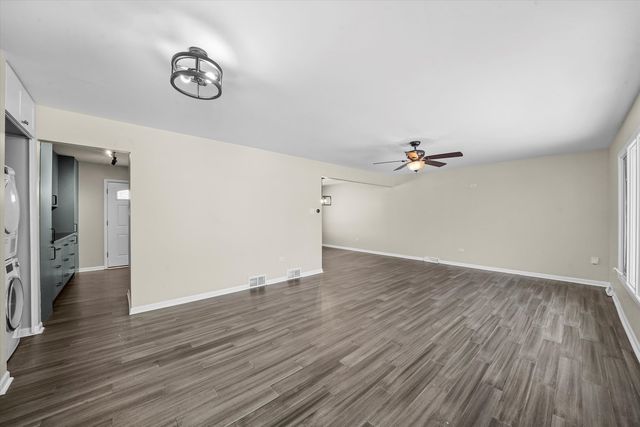 8939 Melvina Avenue, Oak Lawn, IL 60453