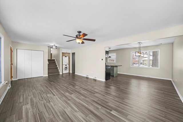 8939 Melvina Avenue, Oak Lawn, IL 60453