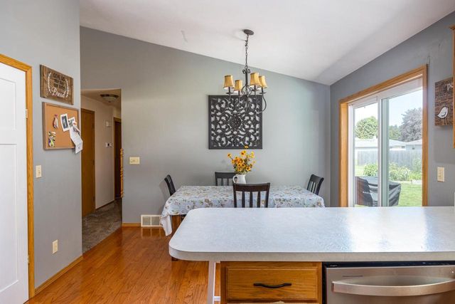 1900 FIELDCREST DRIVE, Kaukauna, WI 54130