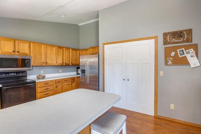 1900 FIELDCREST DRIVE, Kaukauna, WI 54130