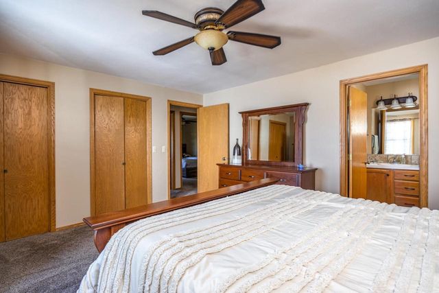 1900 FIELDCREST DRIVE, Kaukauna, WI 54130