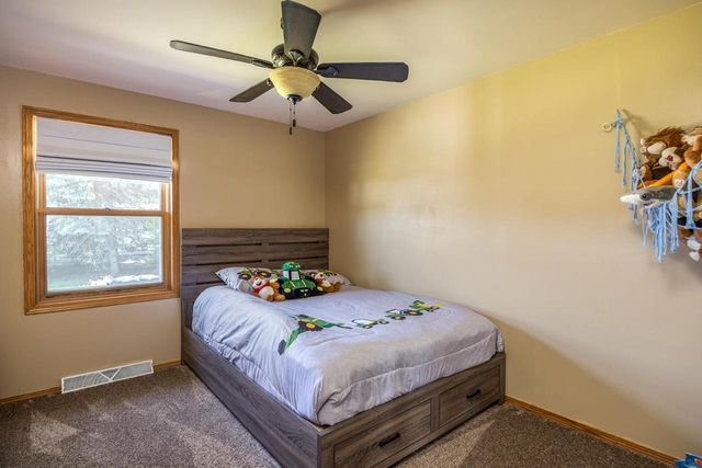 1900 FIELDCREST DRIVE, Kaukauna, WI 54130