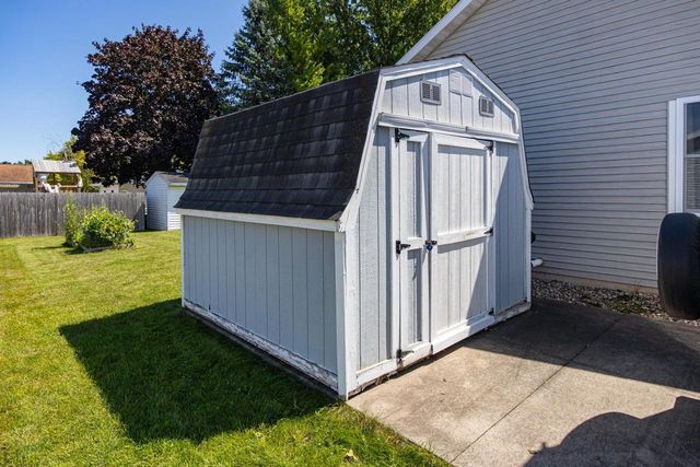 1900 FIELDCREST DRIVE, Kaukauna, WI 54130