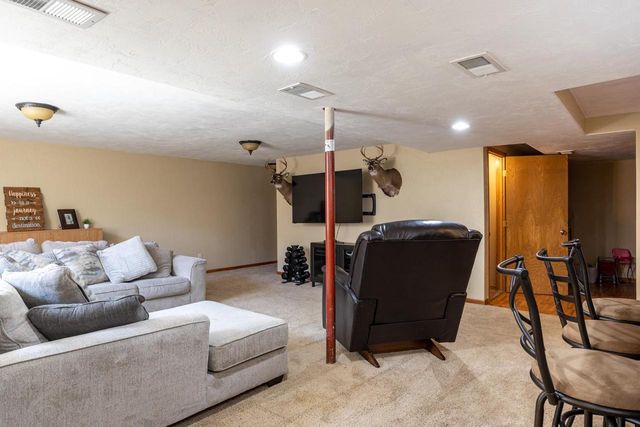 1900 FIELDCREST DRIVE, Kaukauna, WI 54130