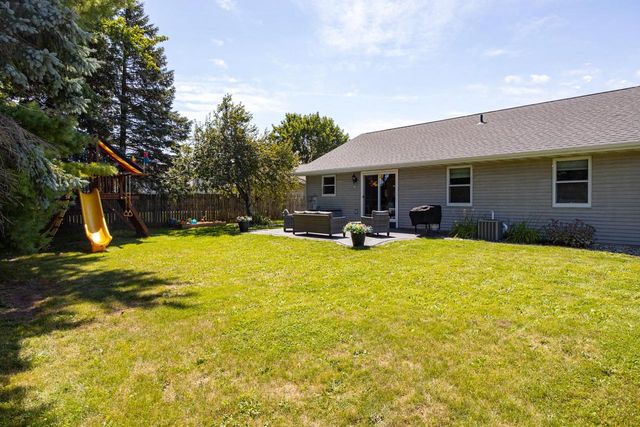 1900 FIELDCREST DRIVE, Kaukauna, WI 54130