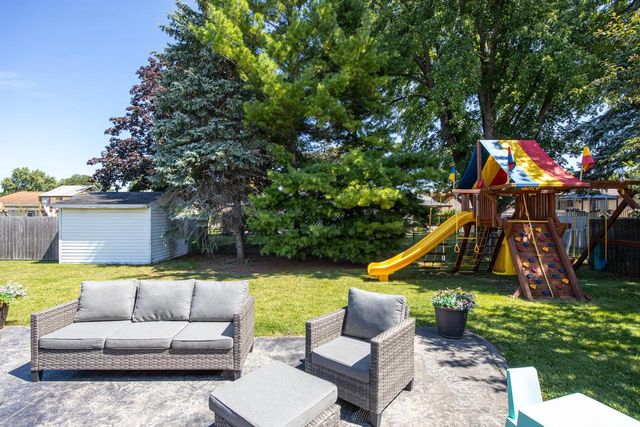 1900 FIELDCREST DRIVE, Kaukauna, WI 54130