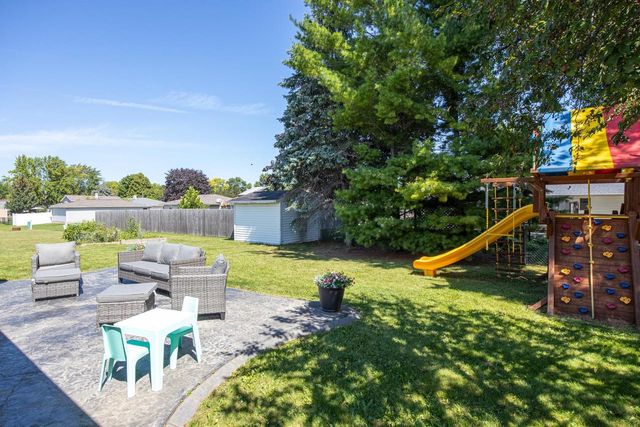 1900 FIELDCREST DRIVE, Kaukauna, WI 54130