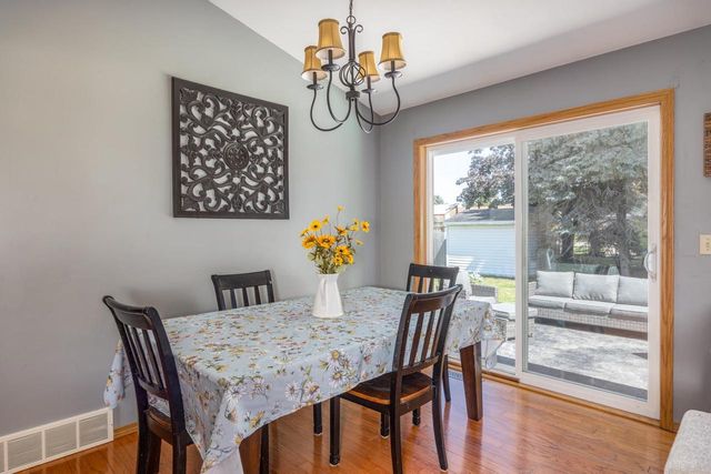 1900 FIELDCREST DRIVE, Kaukauna, WI 54130