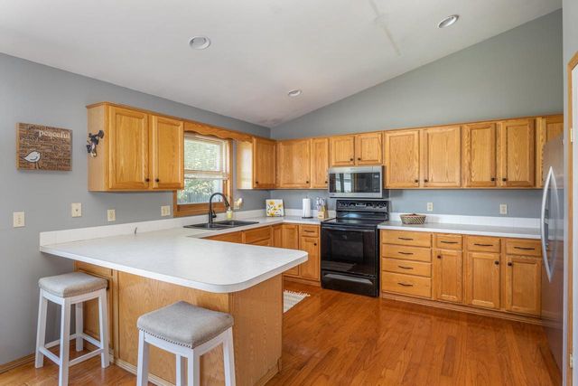 1900 FIELDCREST DRIVE, Kaukauna, WI 54130