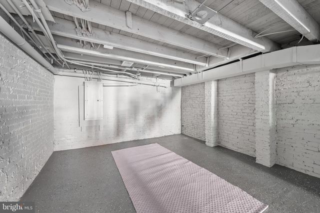 1030 N GILMOR ST, Baltimore, MD 21217