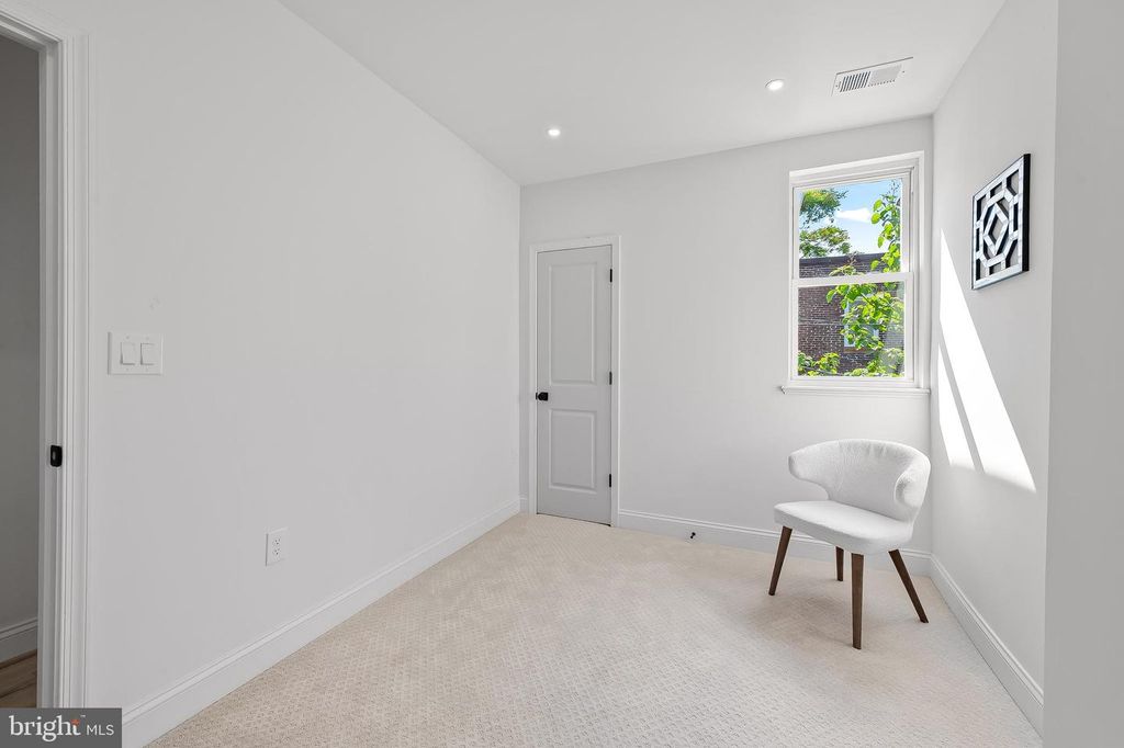 Image 16 of property listing at 1030 N GILMOR ST, Baltimore, MD 21217