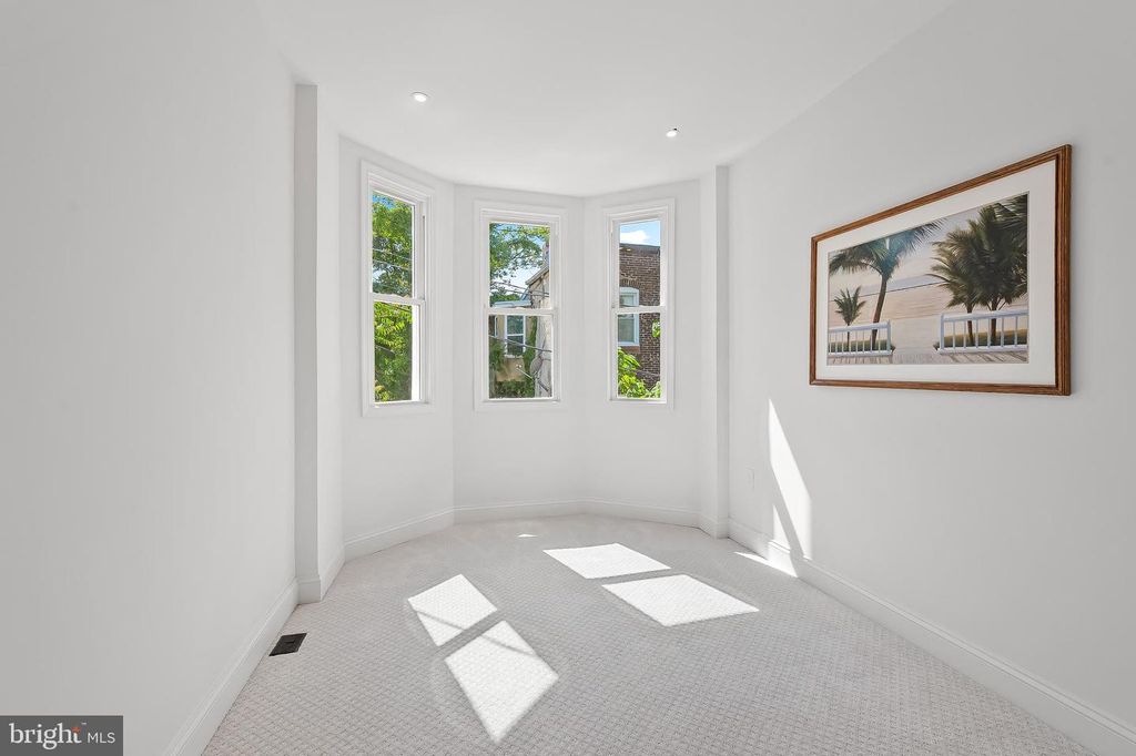 Image 17 of property listing at 1030 N GILMOR ST, Baltimore, MD 21217