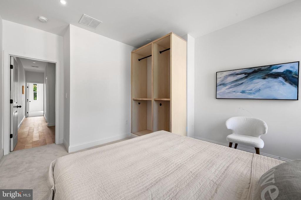 Image 24 of property listing at 1030 N GILMOR ST, Baltimore, MD 21217