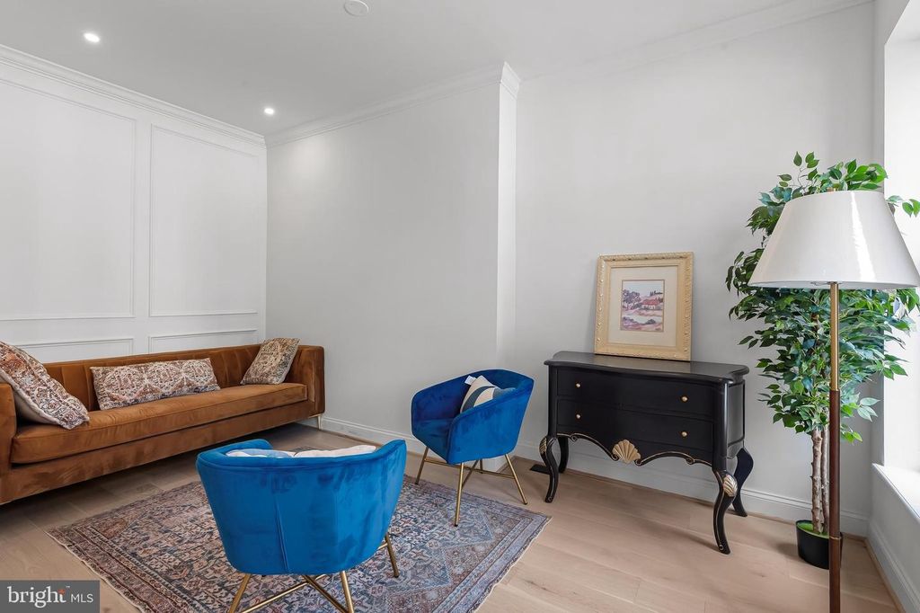 Image 4 of property listing at 1030 N GILMOR ST, Baltimore, MD 21217