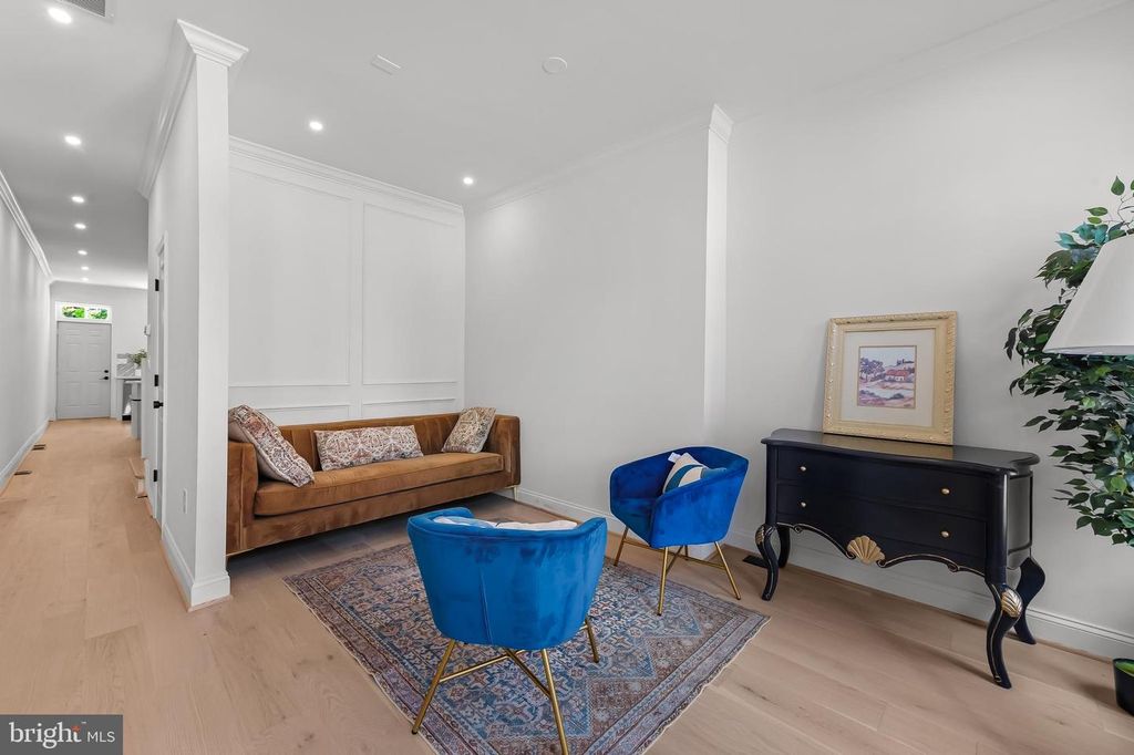 Image 5 of property listing at 1030 N GILMOR ST, Baltimore, MD 21217