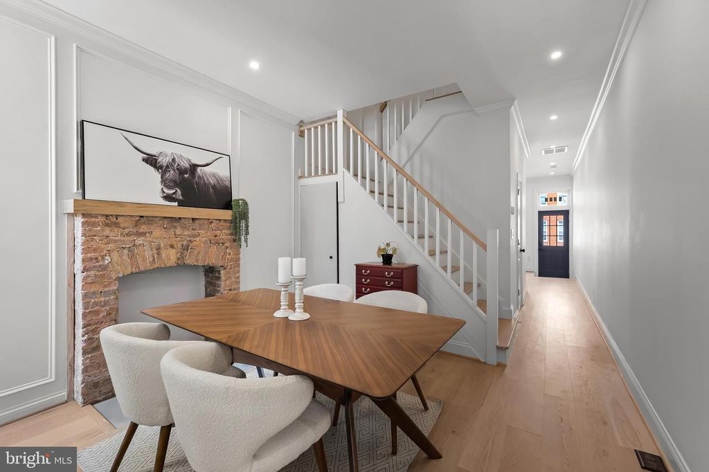 Image 7 of property listing at 1030 N GILMOR ST, Baltimore, MD 21217