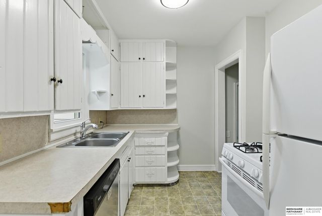 1020 S 31st Street, Omaha, NE 68105