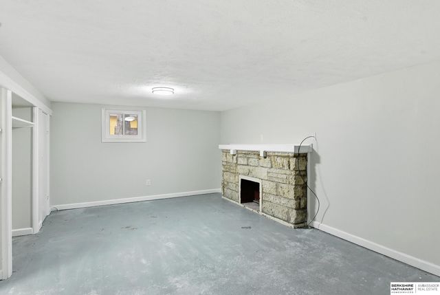 1020 S 31st Street, Omaha, NE 68105