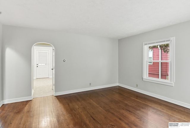 1020 S 31st Street, Omaha, NE 68105