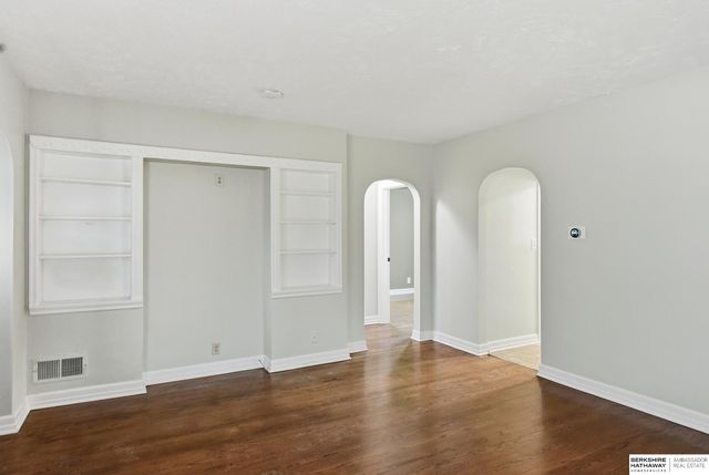 1020 S 31st Street, Omaha, NE 68105